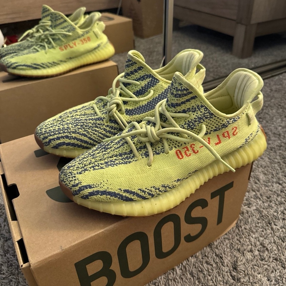 Adidas Yeezy Boost 350 V2 Semi Frozen Yellow